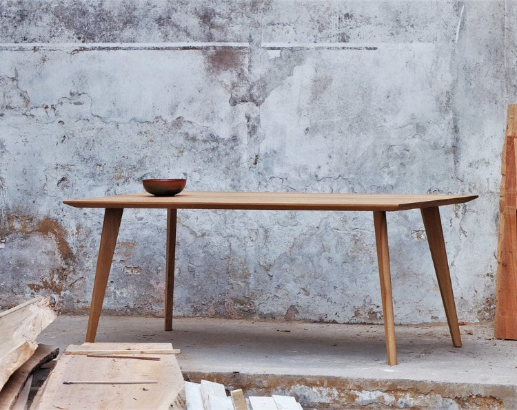 Massivholztisch aus Eiche mit Schweizer Kante 200x100cm zeitlos – moderner Echtholztisch in klarer Optik