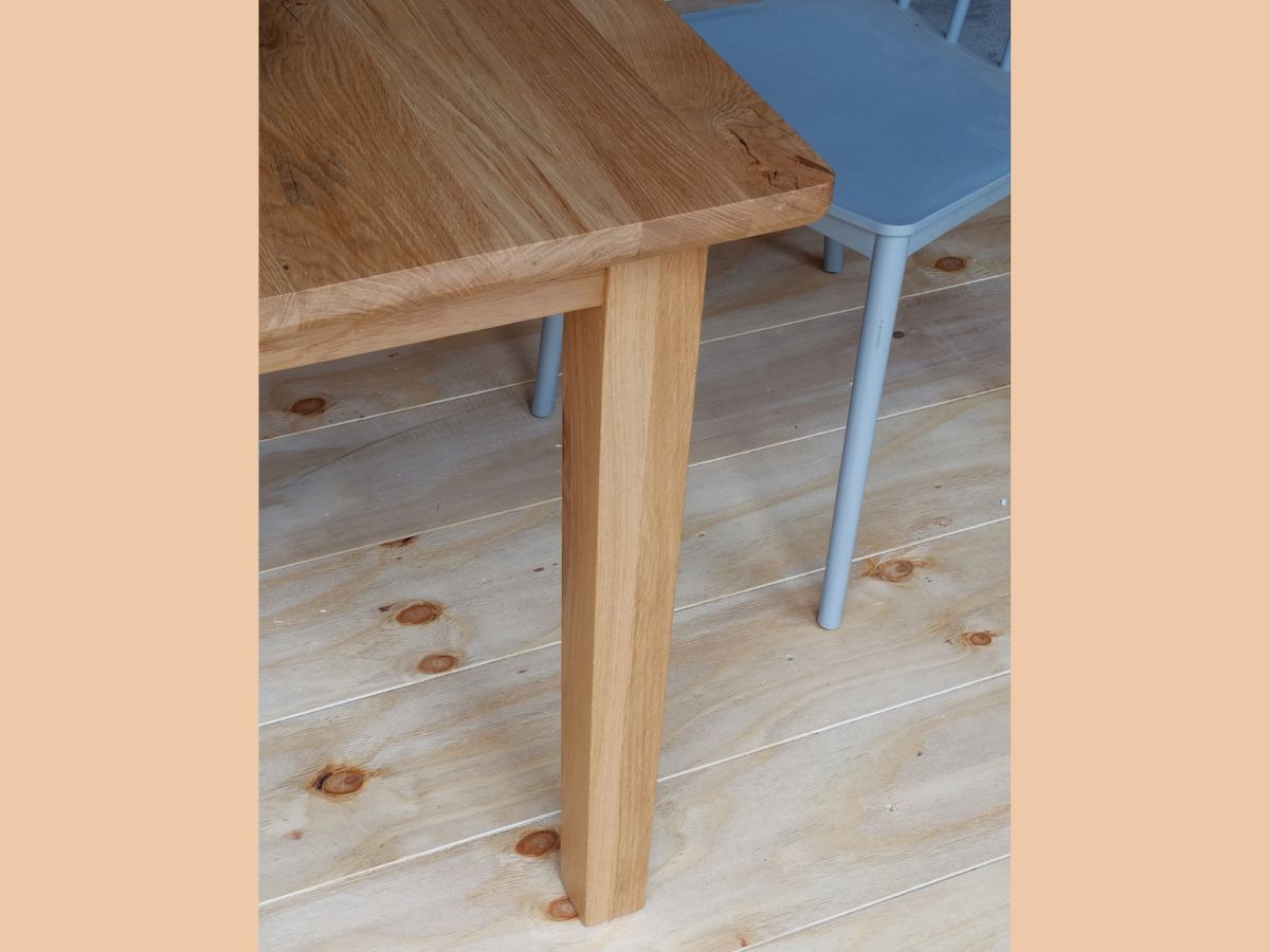 alter küchentisch klassicher massivholztisch mit zarge modern wirtshaustisch