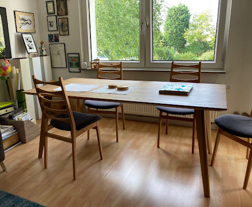 Massivholztisch Esszimmer – Echtholztisch vom Tischler für elegantes Wohnen im Esszimmer oder Wohnzimmer.