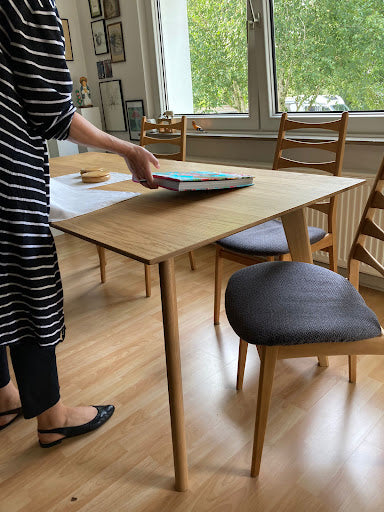 Esstisch vom Schreiner – Handgefertigter Echtholztisch fürs Esszimmer, Massivholztisch für Wohnzimmer und Essbereich.