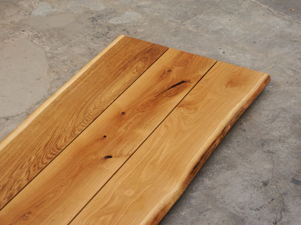 designer esstisch aus einem baumstamm nach maß vom schreiner