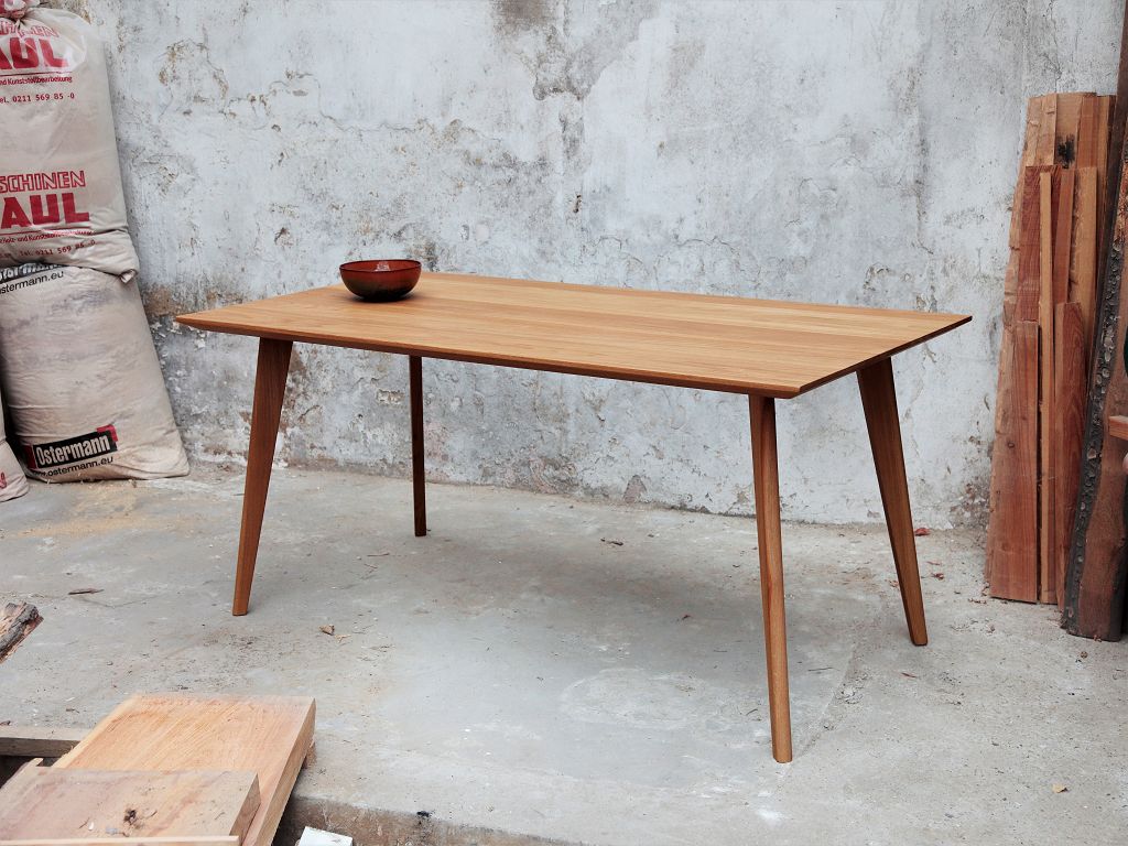 Echtholztisch 180x90 cm mit Schweizer Kante – kompakter Massivholztisch mit eleganter Designerkante
