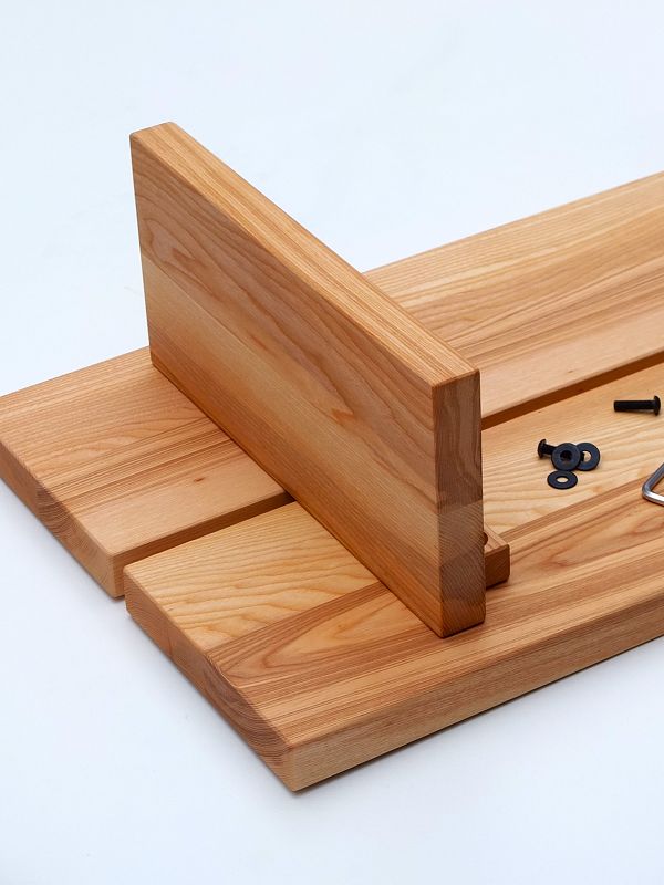 Holz-Couchtisch im Japandi Look – reduziert, warm und mit natürlicher Tiefe