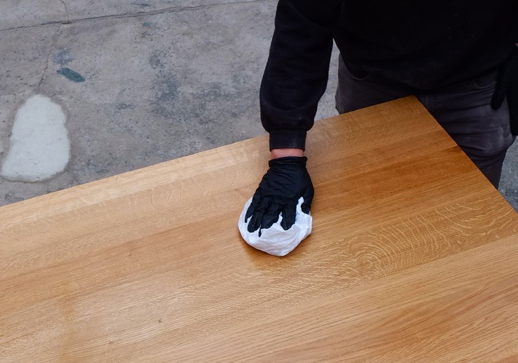 Design-Massivholztisch aus Eiche – luxuriös, zeitlos und handgefertigt