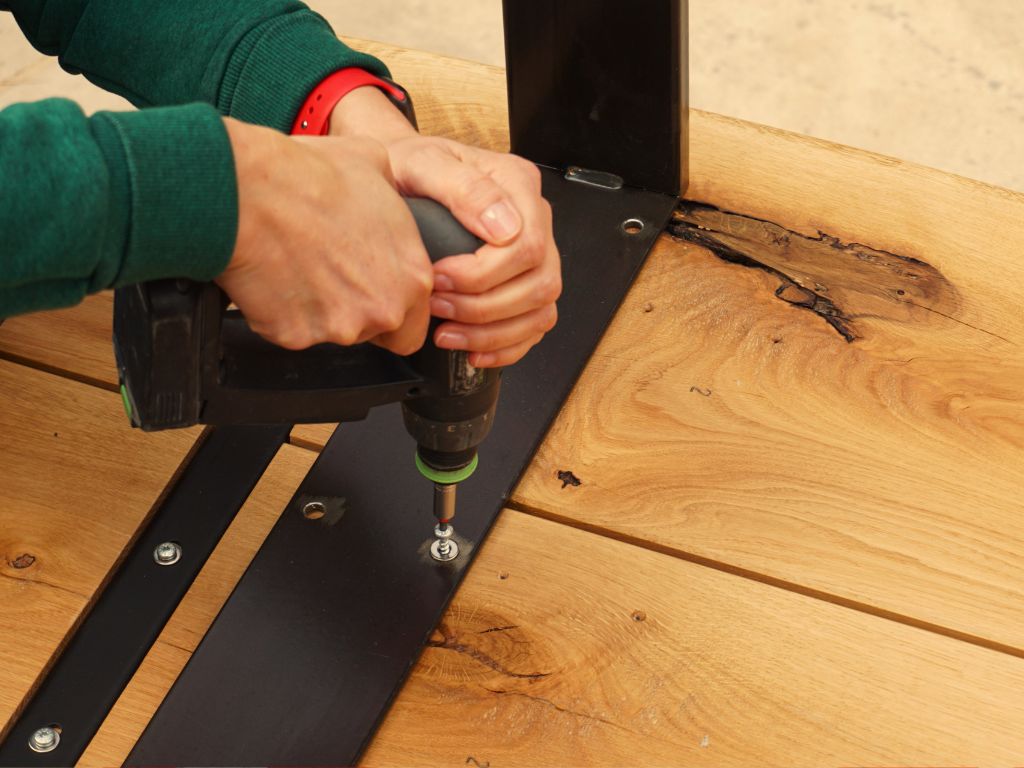 esstisch mit naturkante eiche hochwertig designer esstisch aus einem stamm