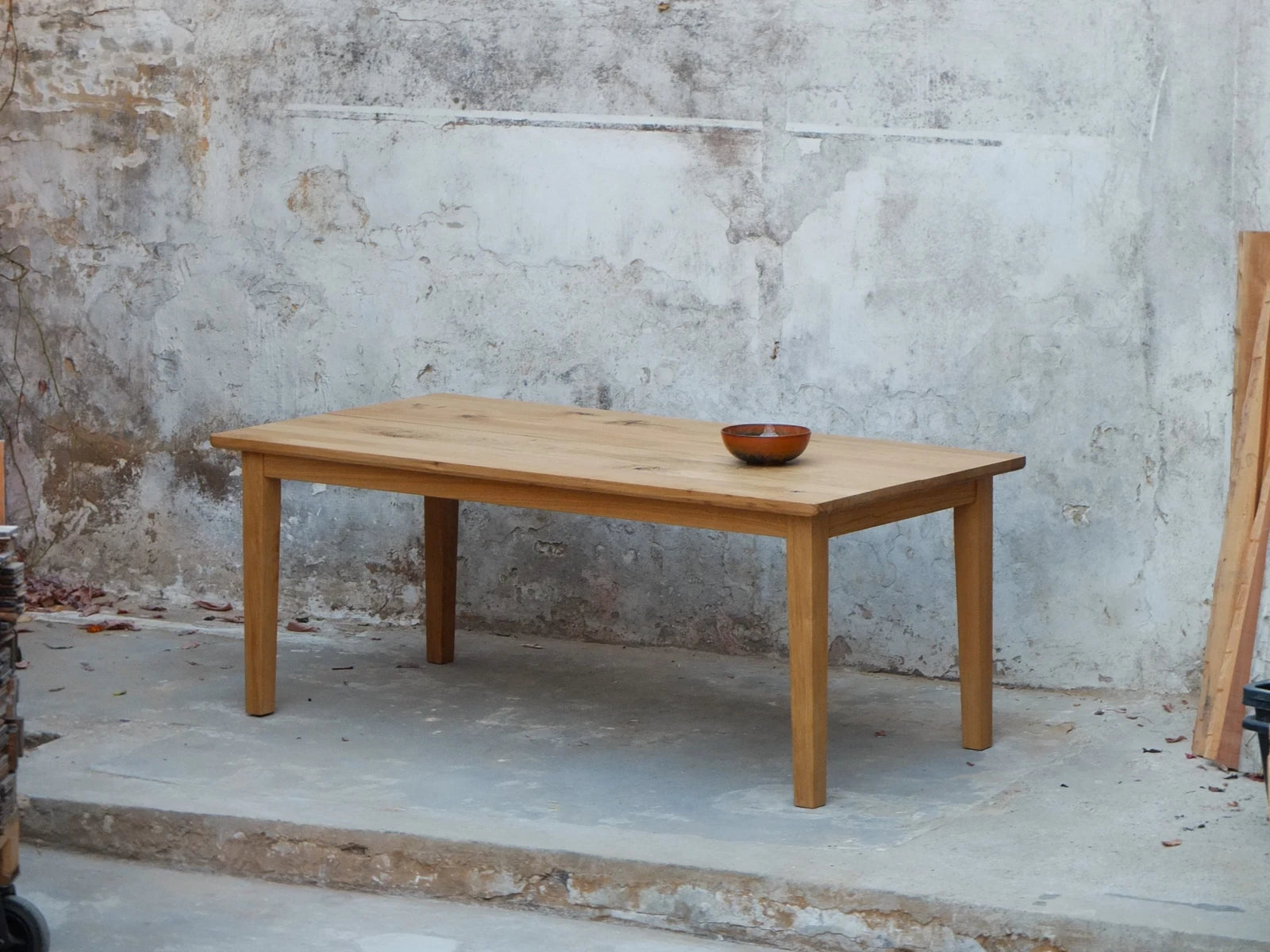 Moderner Holztisch, 240 x 100 cm – geradliniger Esstisch aus massivem Holz, perfekt für große Räume