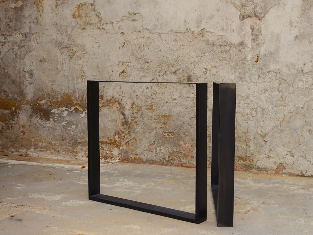 eichentisch mit flachstahl modern