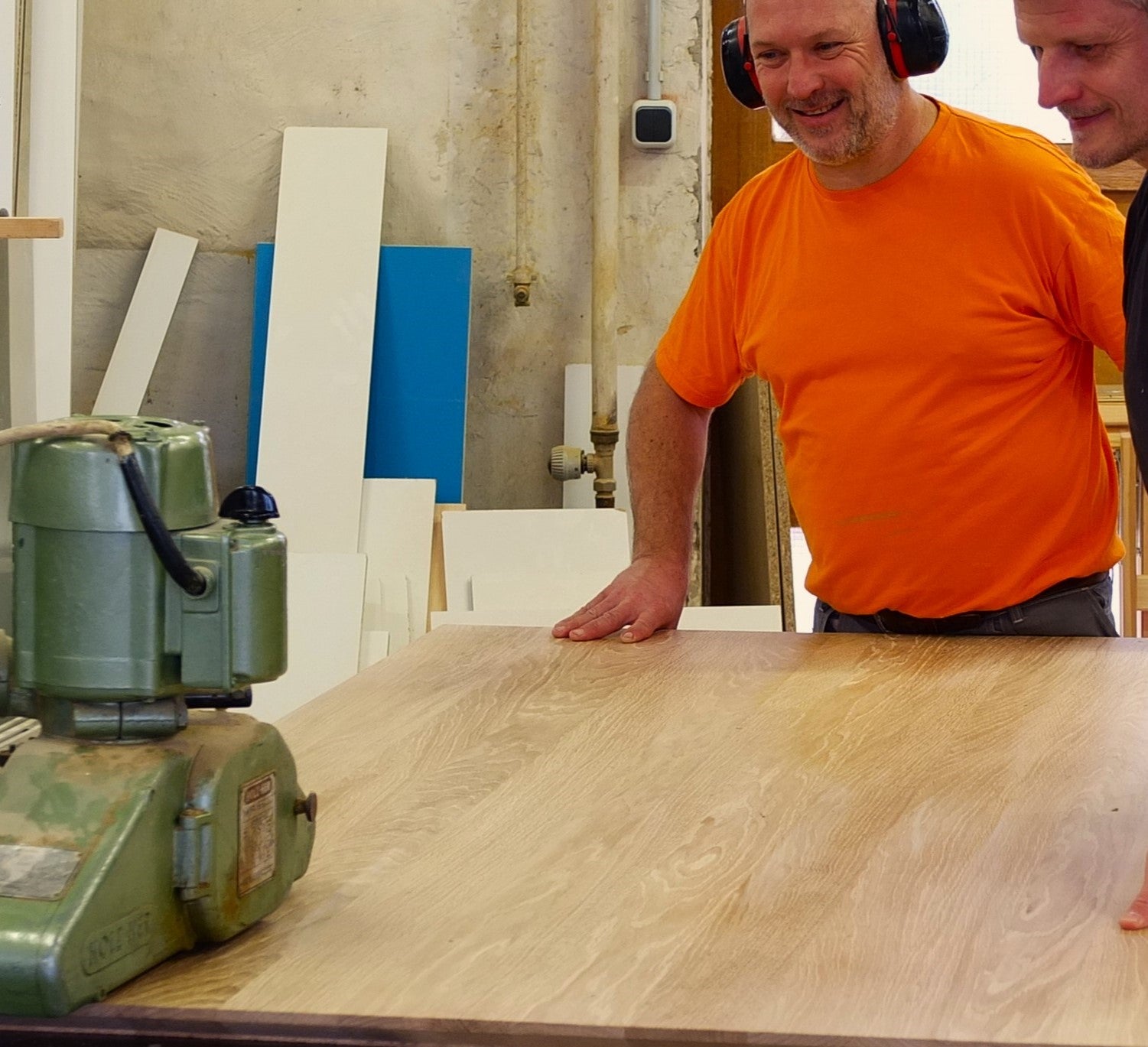 handgefertigte-massivholztische-direkt-vom-schreiner-kosten